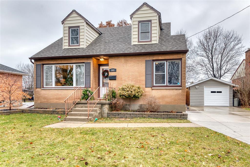568 HOLLYWOOD Place, Sarnia, Ontario, Canada