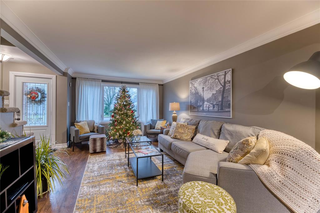 568 HOLLYWOOD Place, Sarnia, Ontario, Canada photo 3