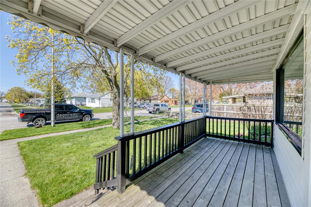 781 SYCAMORE Drive, Sarnia, Ontario, Canada photo 3