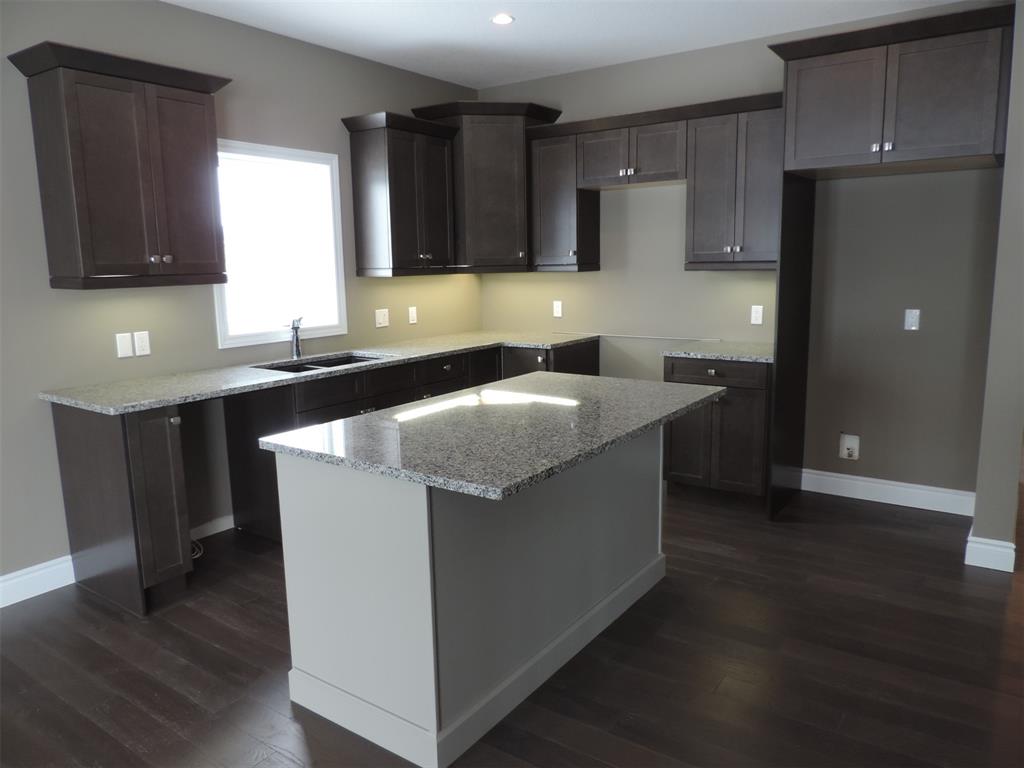 648 Ketter Way, Plympton-Wyoming, Ontario, Canada
