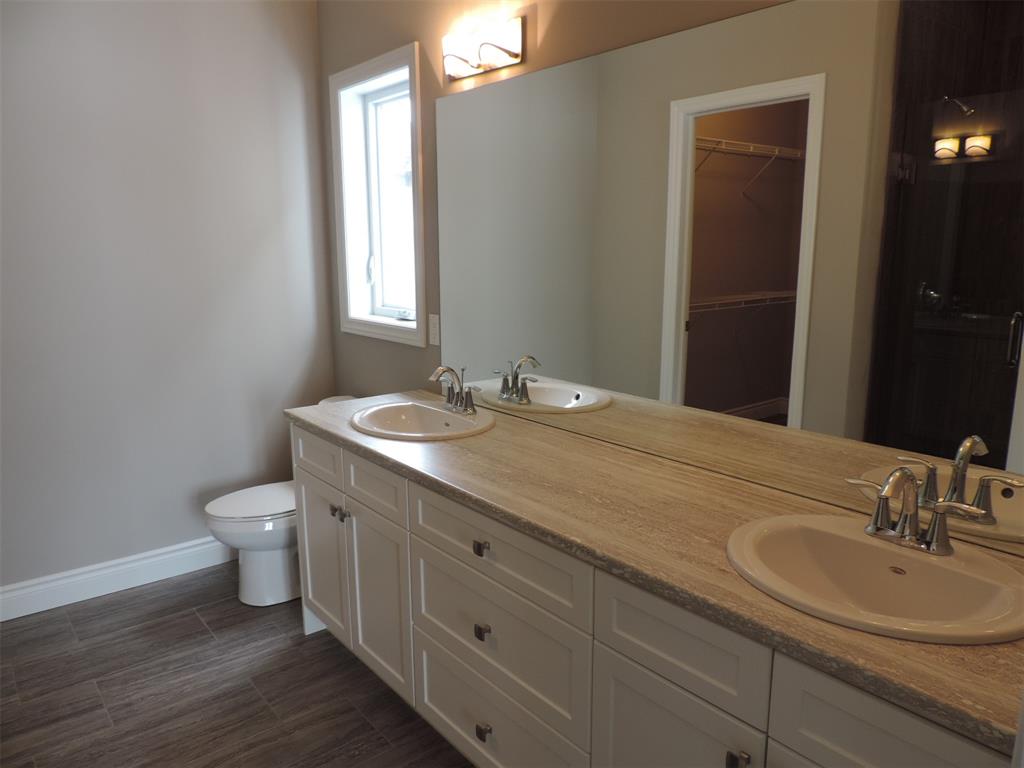 648 Ketter Way, Plympton-Wyoming, Ontario, Canada