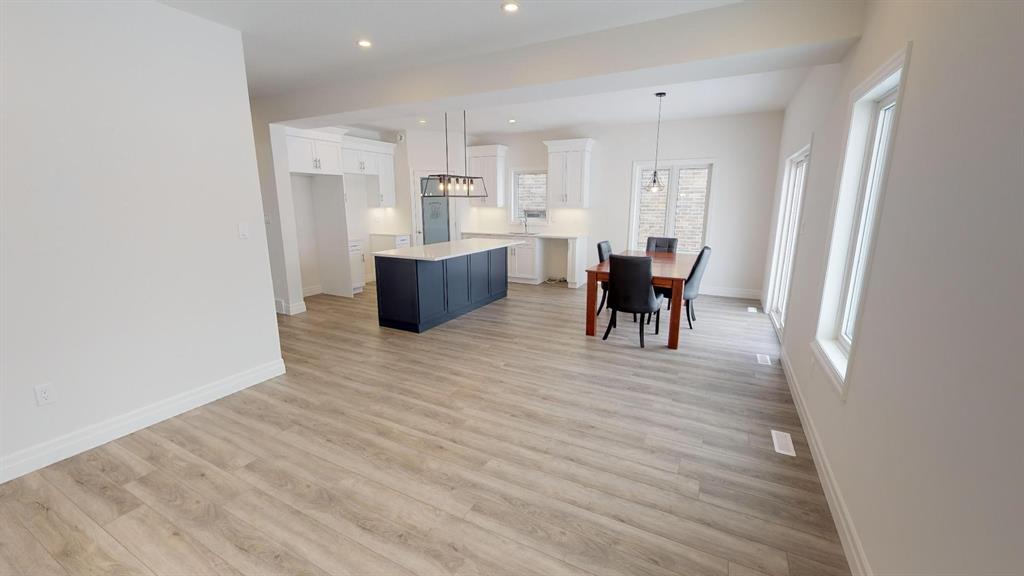 481 Huron Street, Plympton-Wyoming, Ontario, Canada