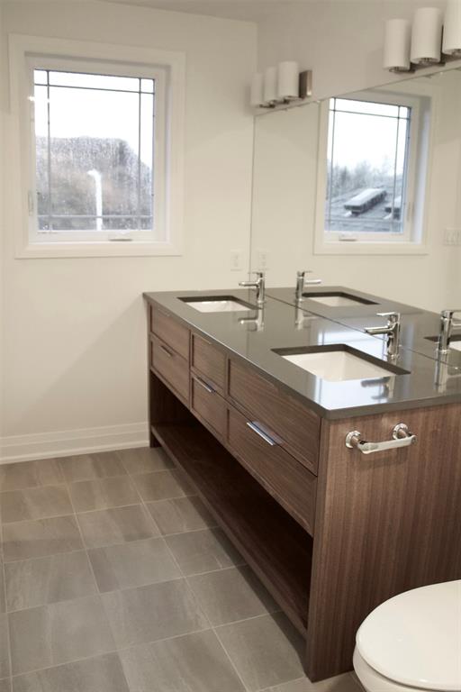 647 Ketter Way , Plympton-Wyoming, Ontario, Canada