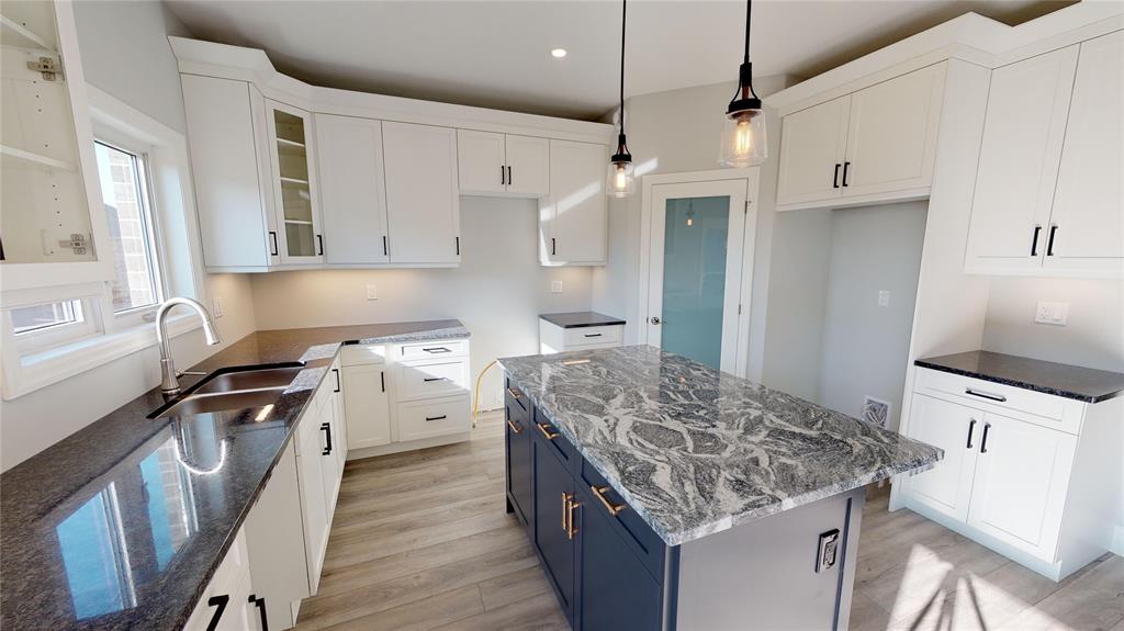 639 Ketter Way, Plympton-Wyoming, Ontario, Canada