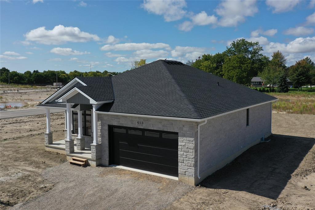 678 Ketter Way, Plympton-Wyoming, Ontario, Canada