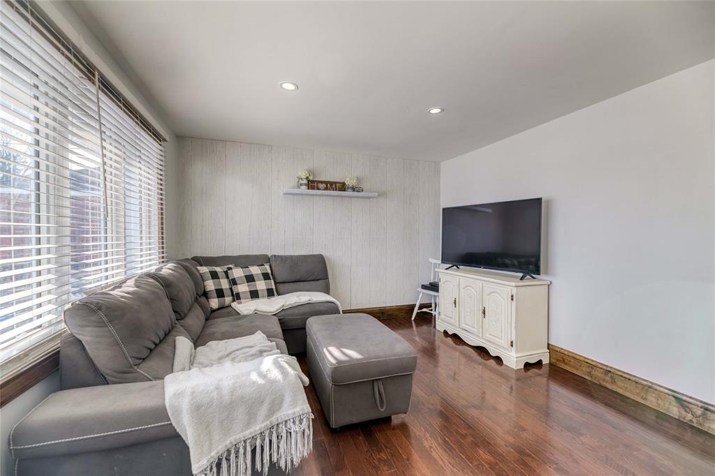 4534 JAMES Street, Oil Springs, Ontario, Canada photo 12