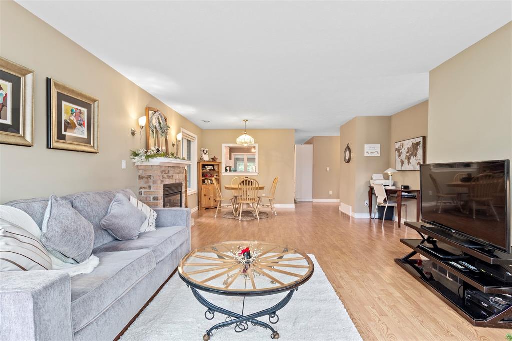 10212 PINEVIEW Crescent, Grand Bend, Ontario, Canada