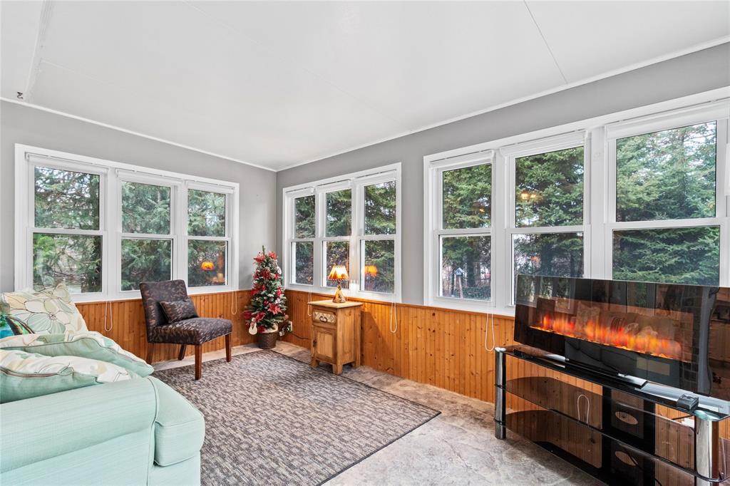 10212 PINEVIEW Crescent, Grand Bend, Ontario, Canada