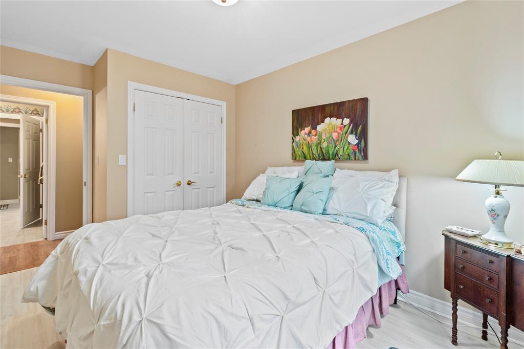 10212 PINEVIEW Crescent, Grand Bend, Ontario, Canada