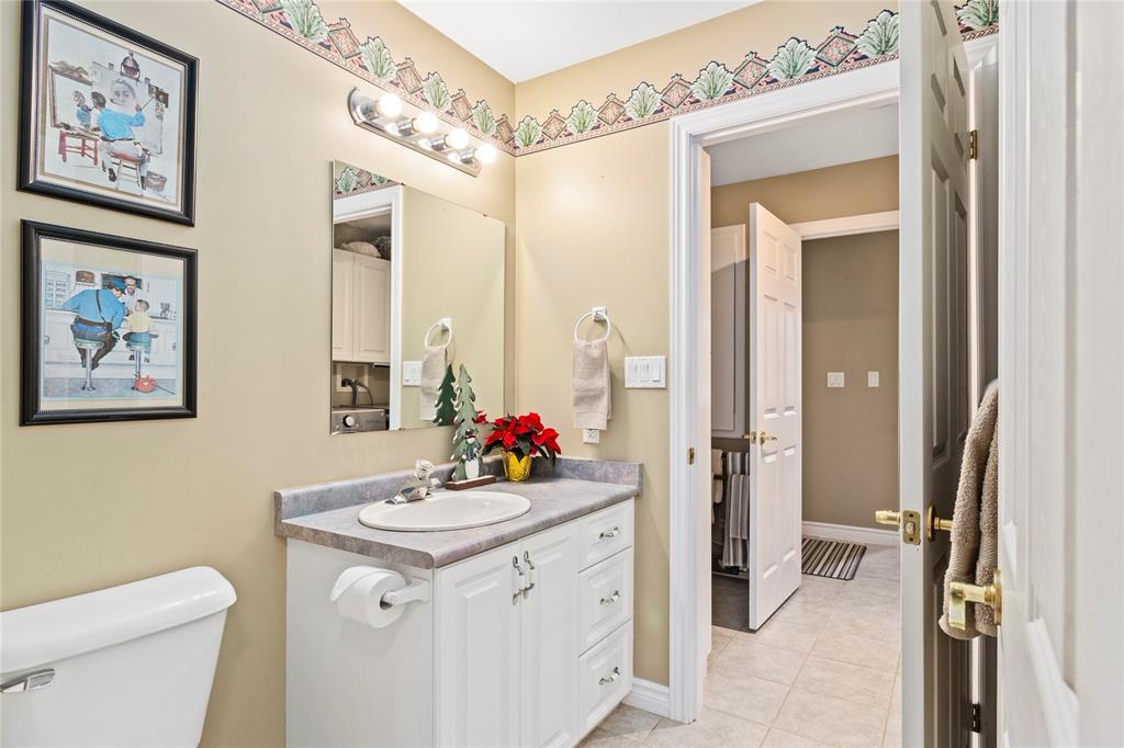 10212 PINEVIEW Crescent, Grand Bend, Ontario, Canada