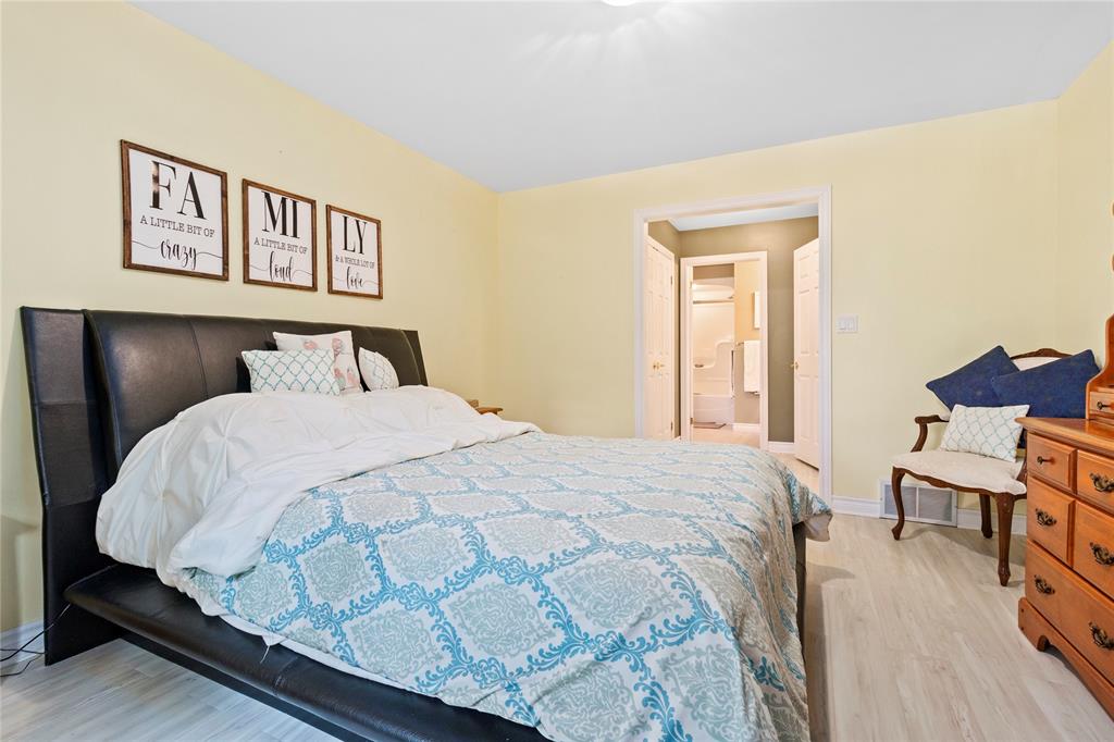 10212 PINEVIEW Crescent, Grand Bend, Ontario, Canada