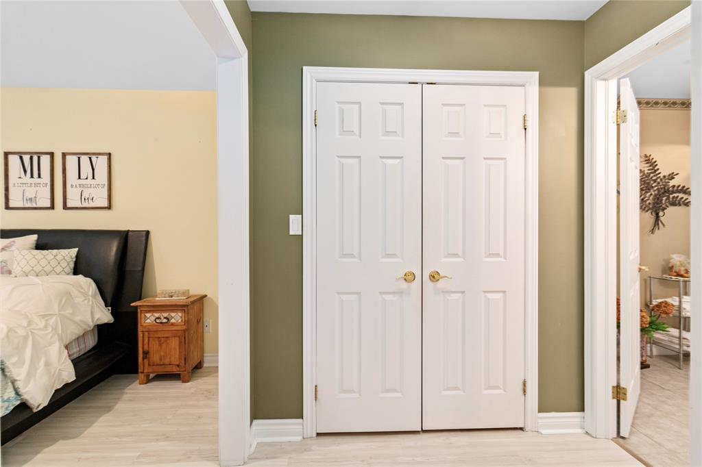 10212 PINEVIEW Crescent, Grand Bend, Ontario, Canada