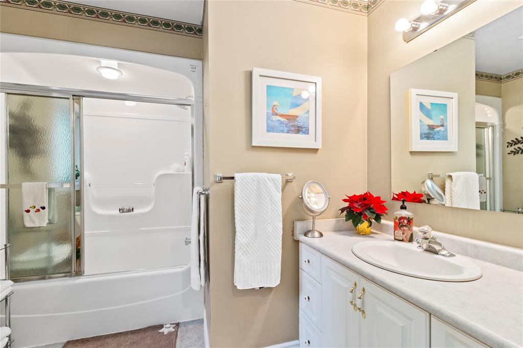 10212 PINEVIEW Crescent, Grand Bend, Ontario, Canada