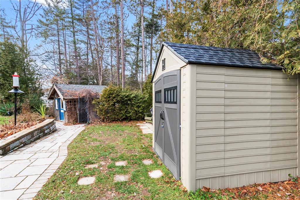 10212 PINEVIEW Crescent, Grand Bend, Ontario, Canada