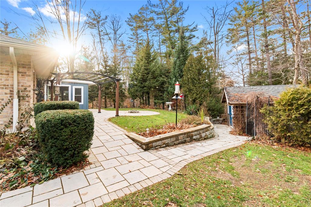 10212 PINEVIEW Crescent, Grand Bend, Ontario, Canada