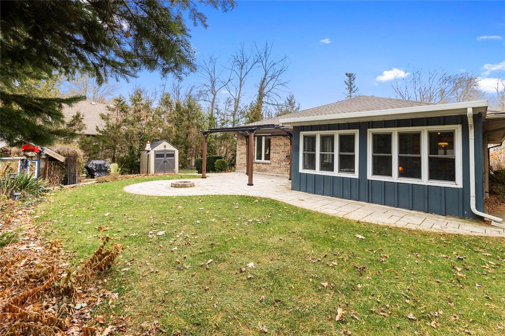 10212 PINEVIEW Crescent, Grand Bend, Ontario, Canada