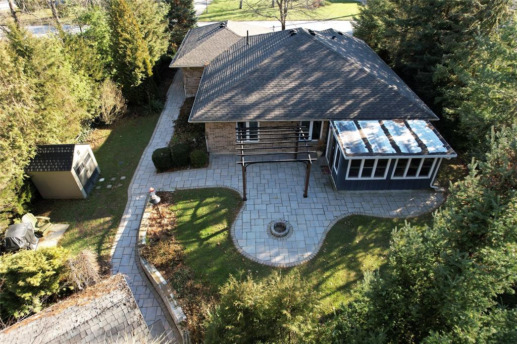 10212 PINEVIEW Crescent, Grand Bend, Ontario, Canada