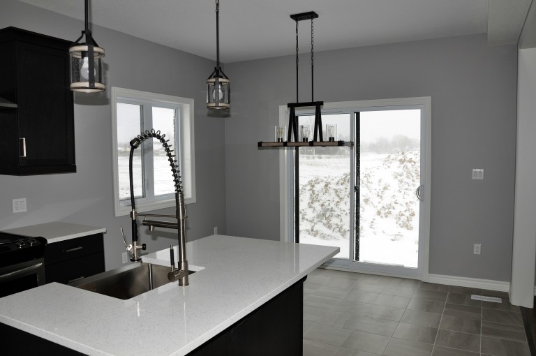 642 Ketter Way, Plympton-Wyoming, Ontario, Canada