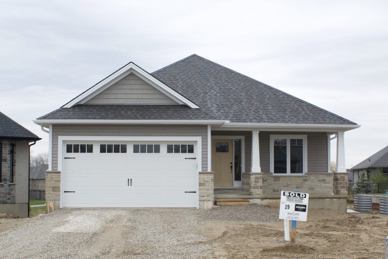 656 Ketter Way, Plympton-Wyoming, Ontario, Canada