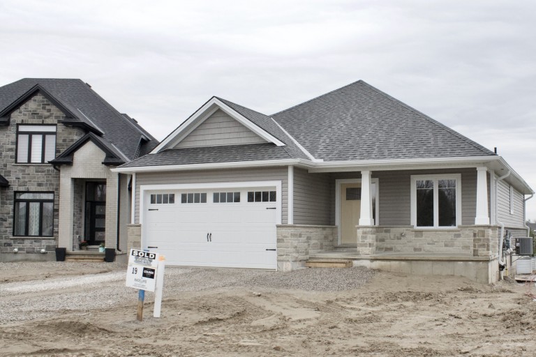 656 Ketter Way, Plympton-Wyoming, Ontario, Canada