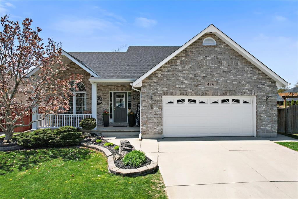 476 SYCAMORE Crescent, Plympton-Wyoming, Ontario, Canada