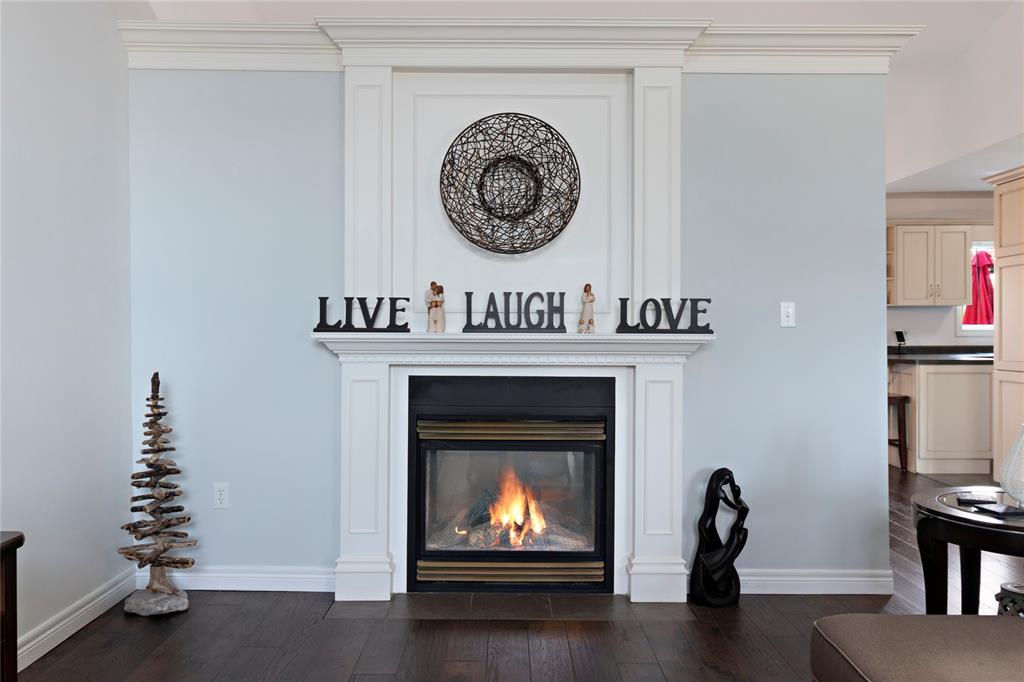 476 SYCAMORE Crescent, Plympton-Wyoming, Ontario, Canada photo 5