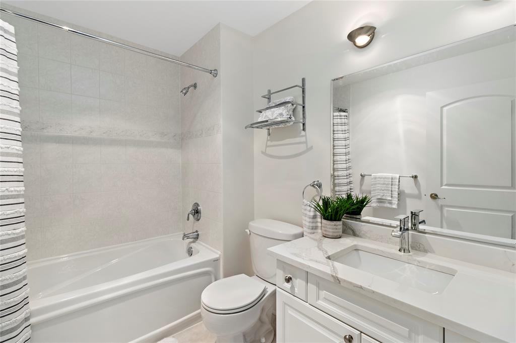 1550 VENETIAN Boulevard Unit# 102, Point Edward, Ontario, Canada