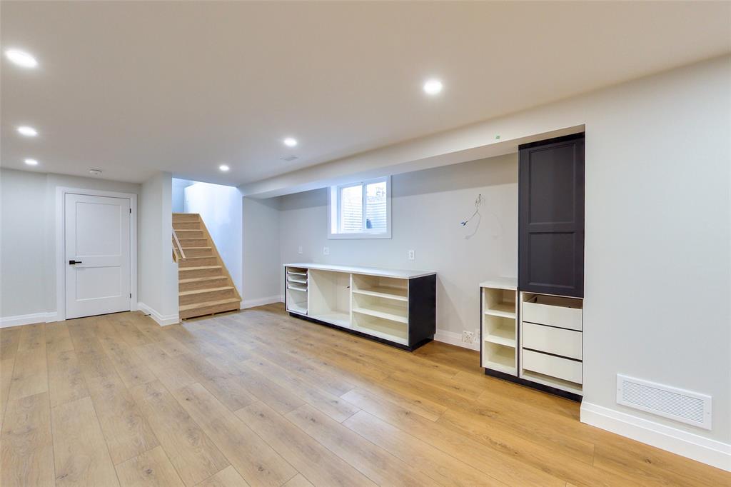 195 ESSEX Street Unit# LOWER, Sarnia, Ontario, Canada
