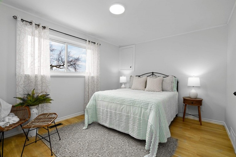 400 Queen Street, Corunna, Ontario, Canada
