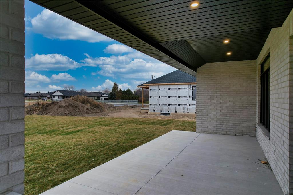 3609 QUEEN Street, Plympton-Wyoming, Ontario, Canada