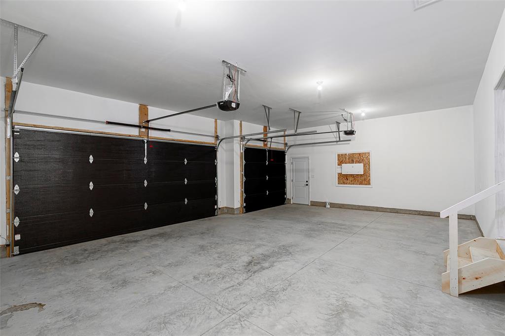 3609 QUEEN Street, Plympton-Wyoming, Ontario, Canada