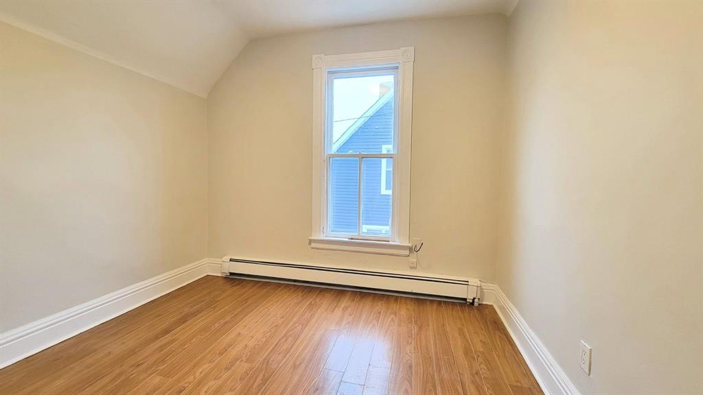257 VIDAL Street South Unit# UPPER, Sarnia, Ontario, Canada