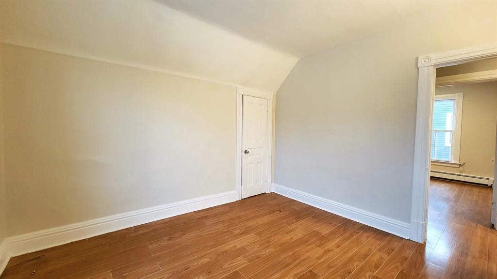257 VIDAL Street South Unit# UPPER, Sarnia, Ontario, Canada