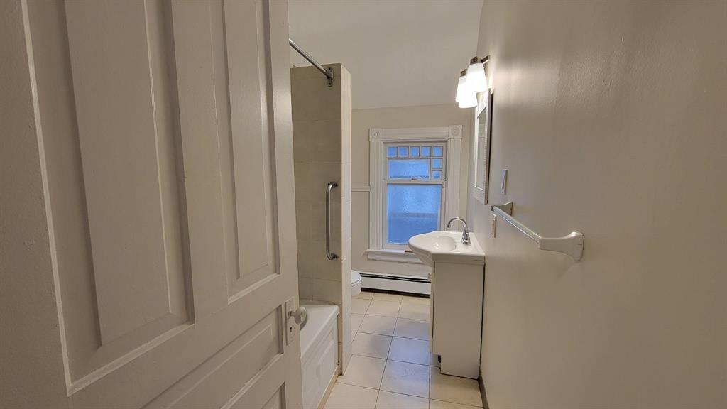 257 VIDAL Street South Unit# UPPER, Sarnia, Ontario, Canada