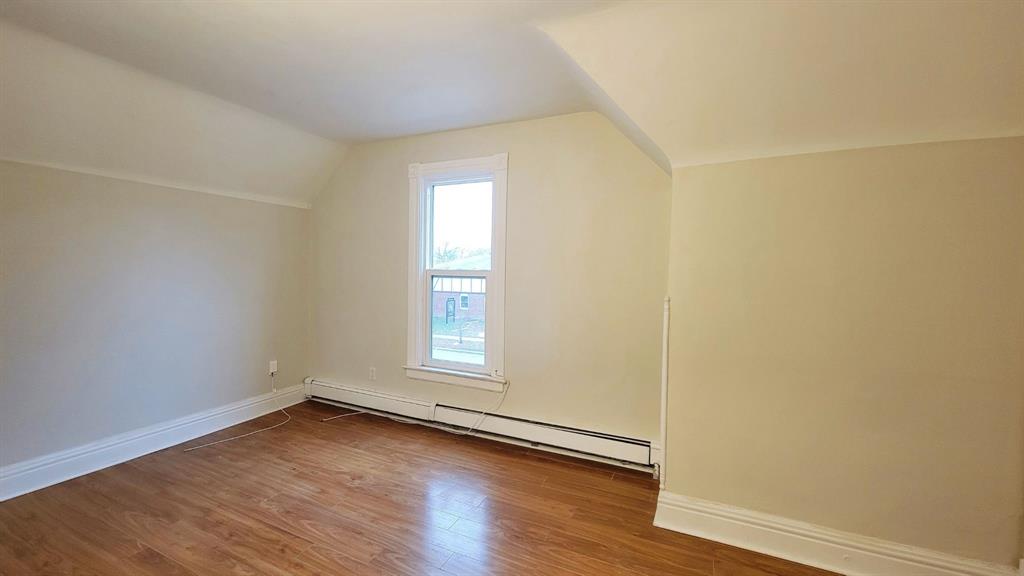 257 VIDAL Street South Unit# UPPER, Sarnia, Ontario, Canada