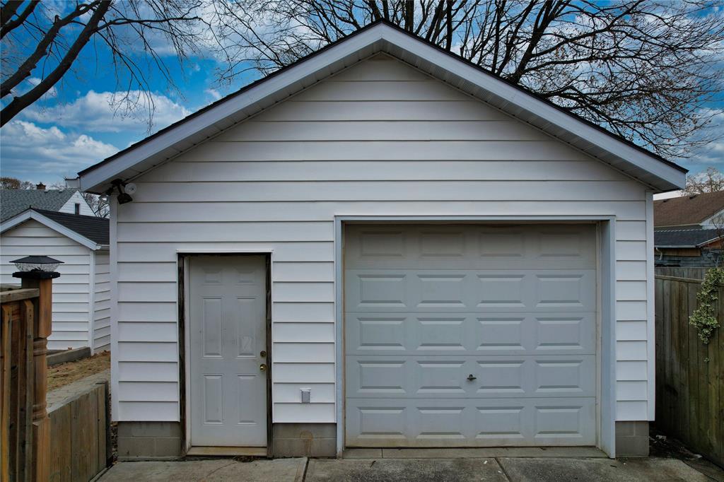 182 COLLINGWOOD Street, Sarnia, Ontario, Canada