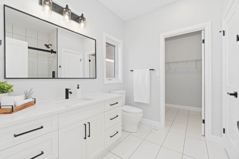 223 Essex Street, Sarnia, Ontario, Canada