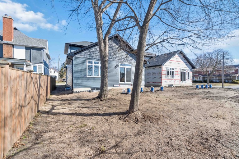 223 Essex Street, Sarnia, Ontario, Canada