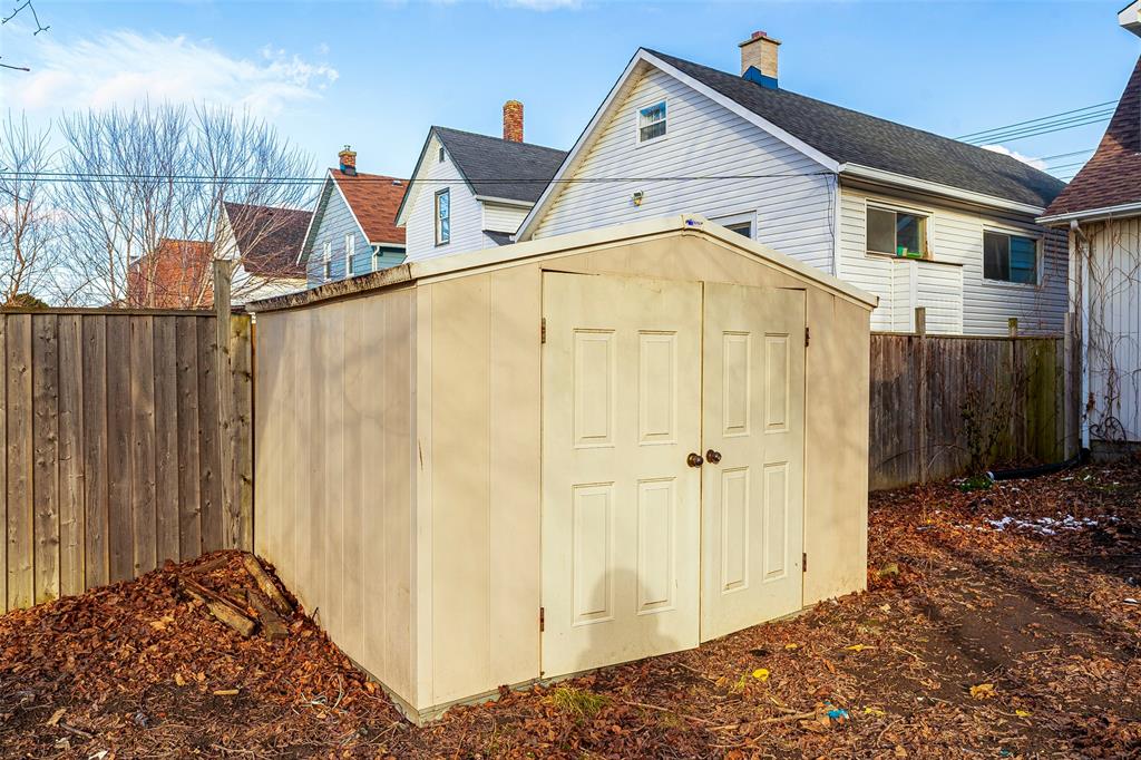 183 MITTON Street South, Sarnia, Ontario, Canada