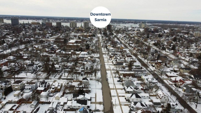 345 Russell Street North, Sarnia, Ontario, Canada