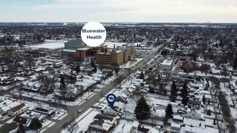 345 Russell Street North, Sarnia, Ontario, Canada