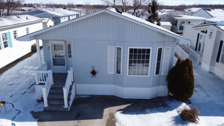 5700 BLACKWELL SIDEROAD #272, Sarnia, Ontario, Canada