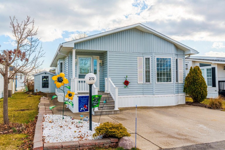 5700 BLACKWELL SIDEROAD #272, Sarnia, Ontario, Canada