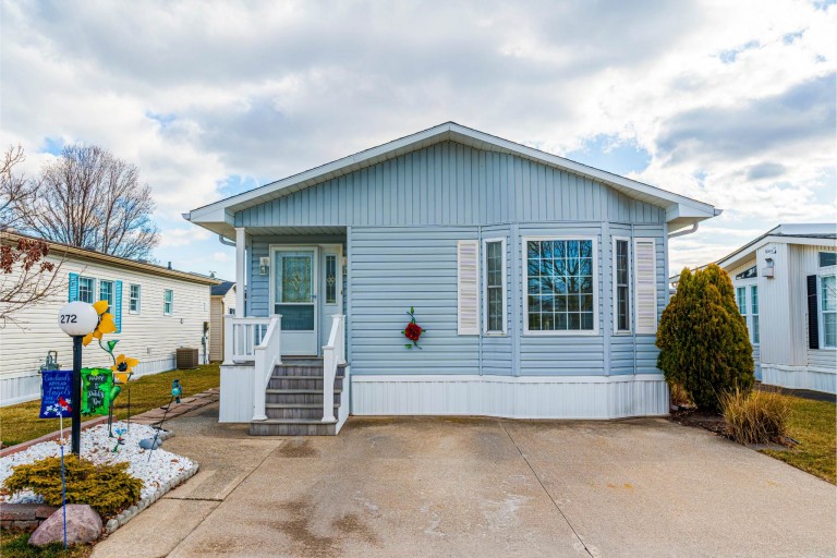 5700 BLACKWELL SIDEROAD #272, Sarnia, Ontario, Canada