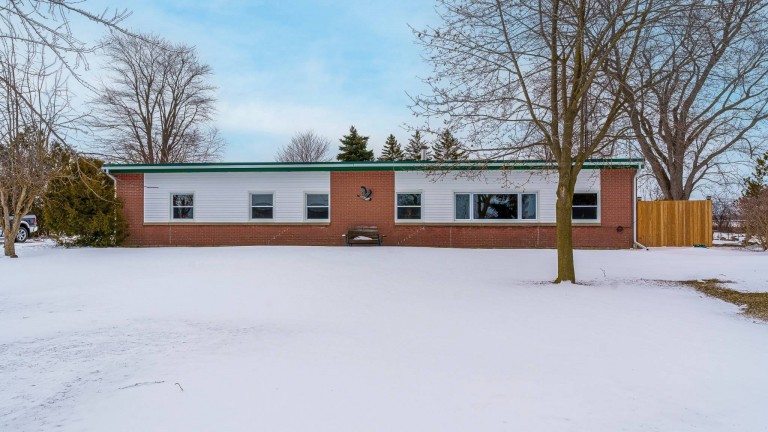 5013 Brigden Road, Sarnia, Ontario, Canada
