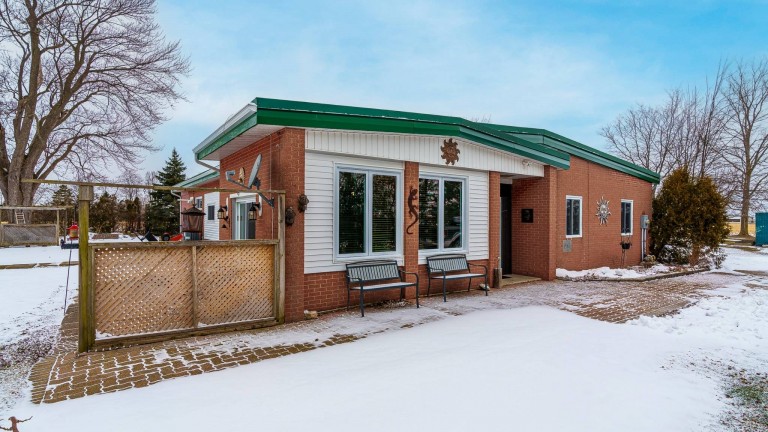 5013 Brigden Road, Sarnia, Ontario, Canada