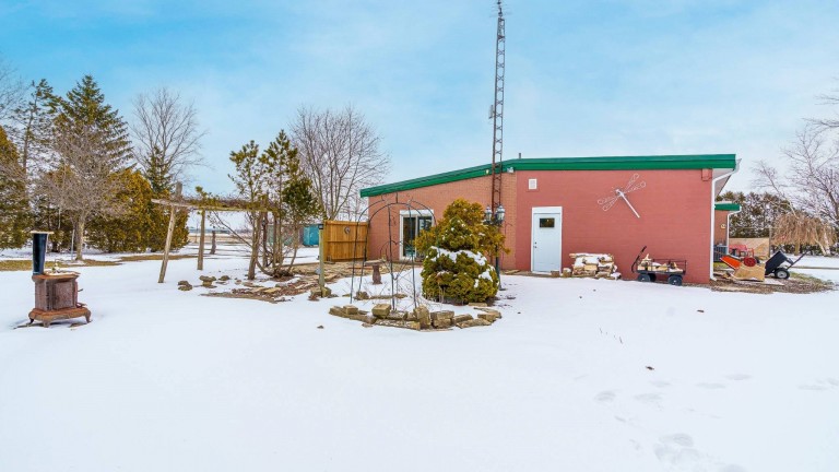 5013 Brigden Road, Sarnia, Ontario, Canada