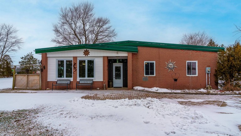 5013 Brigden Road, Sarnia, Ontario, Canada
