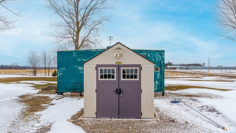 5013 Brigden Road, Sarnia, Ontario, Canada