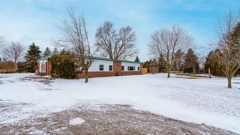 5013 Brigden Road, Sarnia, Ontario, Canada